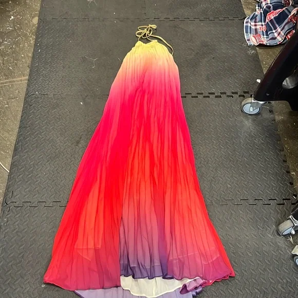 Vici Ombré Halter Maxi - Picture 2 of 4